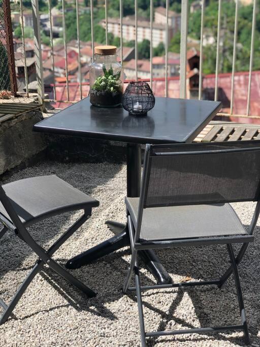 Charmant Logement & Terrasse Au Centre Historique Saint-Claude Εξωτερικό φωτογραφία